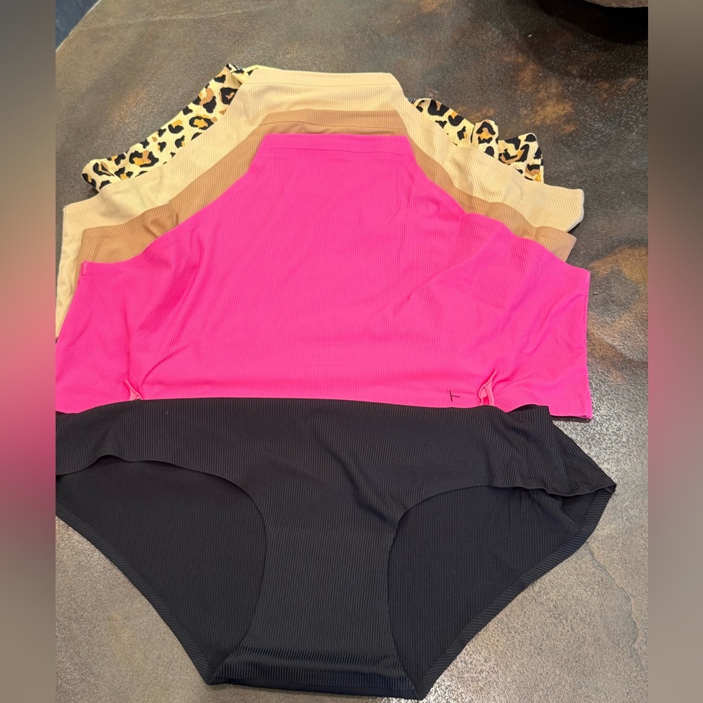 Betsey Johnson NWT Size XL 5 Pk Leopard Print Pink Black Beige Panties (I023) - Picture 6 of 9